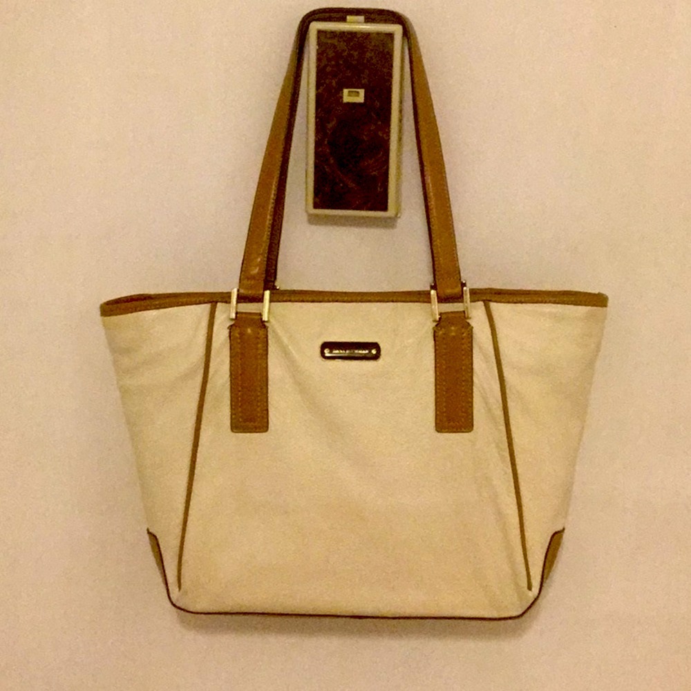 STUNNING DANA BUCHMAN  LARGE BAG JUST REDUCED